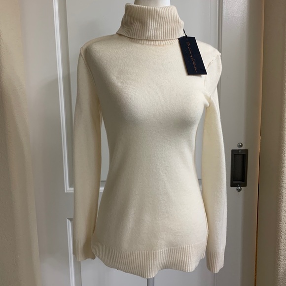 ANTONIO MELANI Sweaters - NWT Antonio Melani 100% cashmere Creme turtle neck